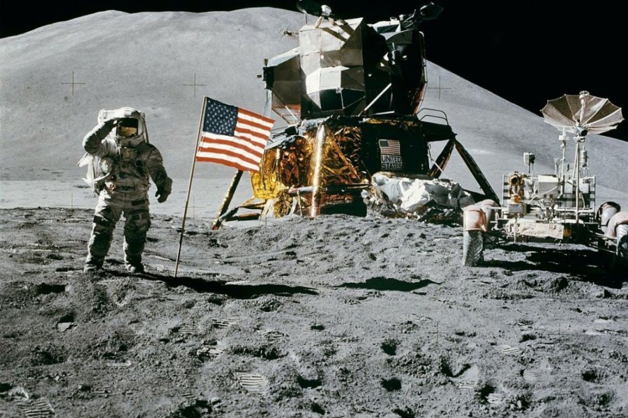 El primer objetivo de Artemis será establecer una base lunar estable con personal internacional como primer paso, para lanzarse luego a la exploración y el establecimiento de bases permanentes en Marte, mejor conocido como el planeta rojo. El primer objetivo de Artemis será establecer una base lunar estable con personal internacional como primer paso, para lanzarse luego a la exploración y el establecimiento de bases permanentes en Marte, mejor conocido como el planeta rojo.