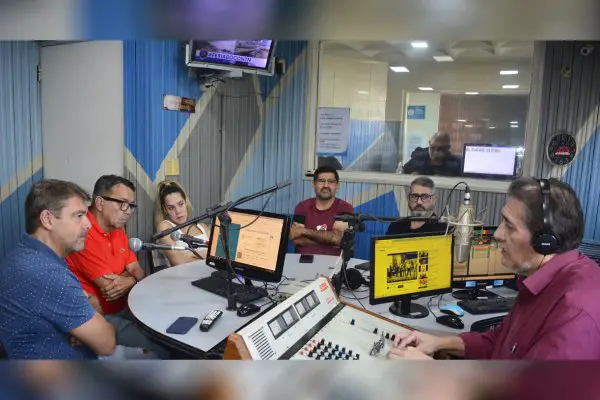 José María, José Blas y Milagros Cantos, en el aniversario de Radio LV11