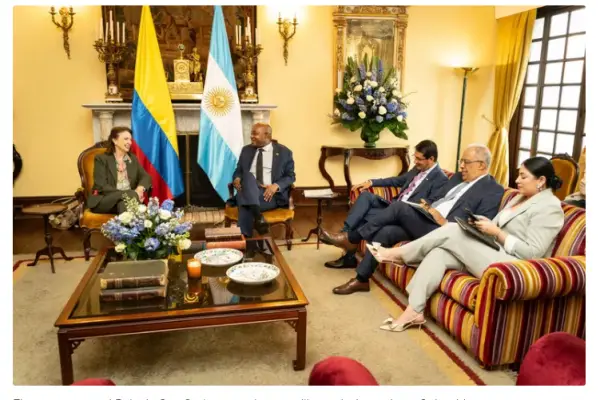 Mondino se reunió con el canciller de Colombia y solucionaron el conflicto diplomático