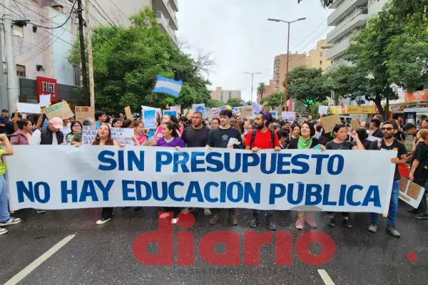 Comenzó la marcha universitaria en Santiago del Estero [FOTOS Y VIDEOS]