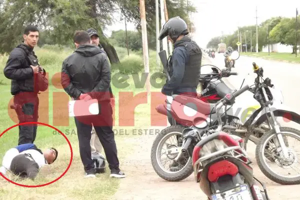Apresan a tres personas en procedimiento por motocicletas robadas