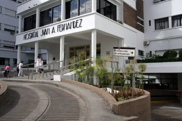 Denuncian que una joven fue abusada sexualmente en el Hospital Fernández en Buenos Aires