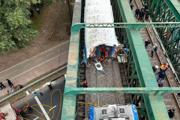 La oposición culpó al Gobierno por el choque de trenes: “No fue un accidente, se pudo haber prevenido”