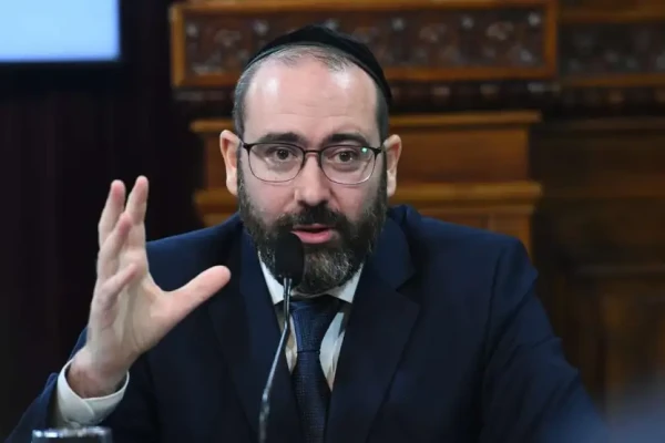 Ya es oficial la designación del rabino de confianza de Milei como embajador en Israel
