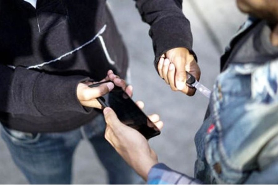 La víctima denunció el violento robo. La víctima denunció el violento robo.