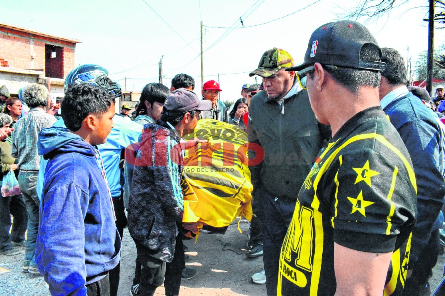 Sus amigos y familiares le dieron el último adiós. Sus amigos y familiares le dieron el último adiós.