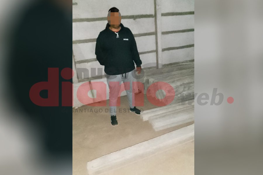 El damnificado, con los bienes que recuperó. El damnificado, con los bienes que recuperó.
