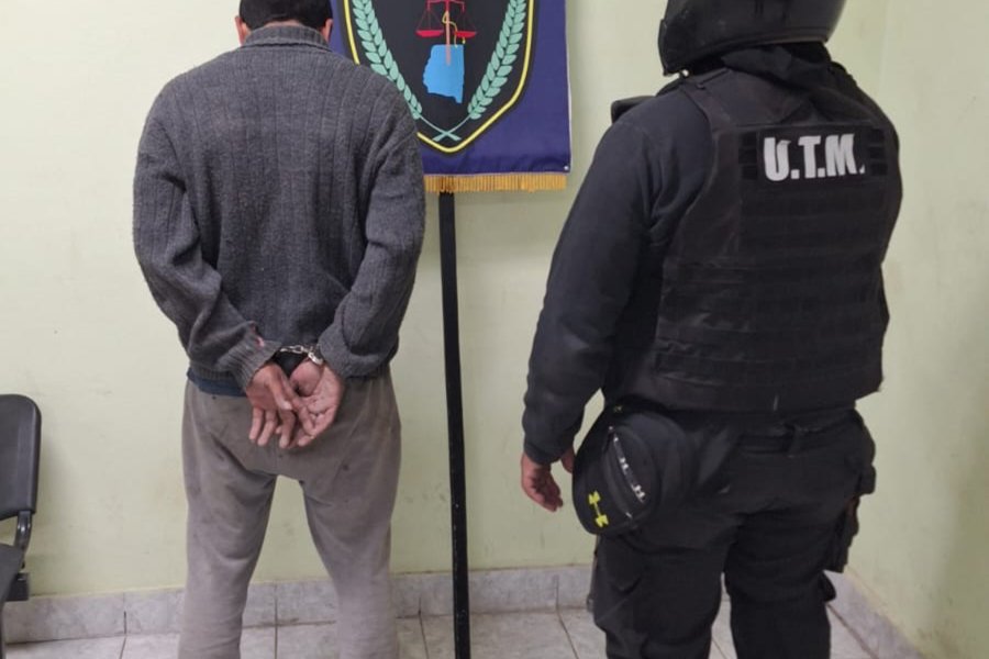 Fue alojado en la sede policial. Fue alojado en la sede policial.