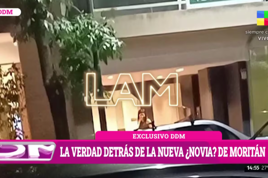La novia de Moritán saliendo de su domicilio. La novia de Moritán saliendo de su domicilio.