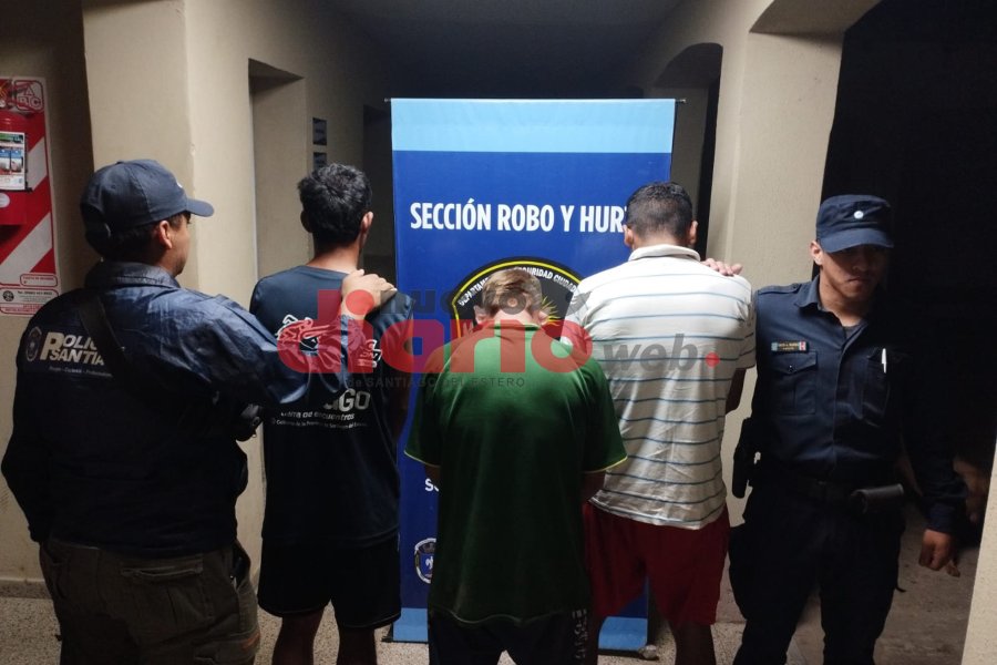 Fueron alojados en la sede policial. Fueron alojados en la sede policial.