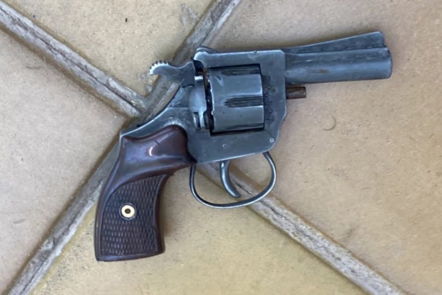 Se secuestró el arma de fuego. Se secuestró el arma de fuego.