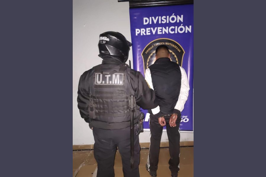 Fue alojado en la sede policial. Fue alojado en la sede policial.