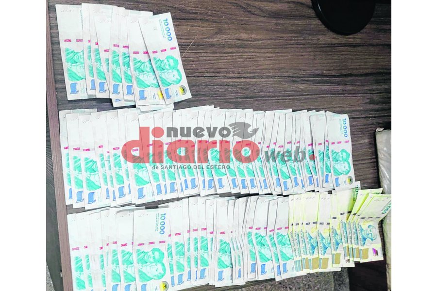 Se secuestró parte de la plata robada. Se secuestró parte de la plata robada.