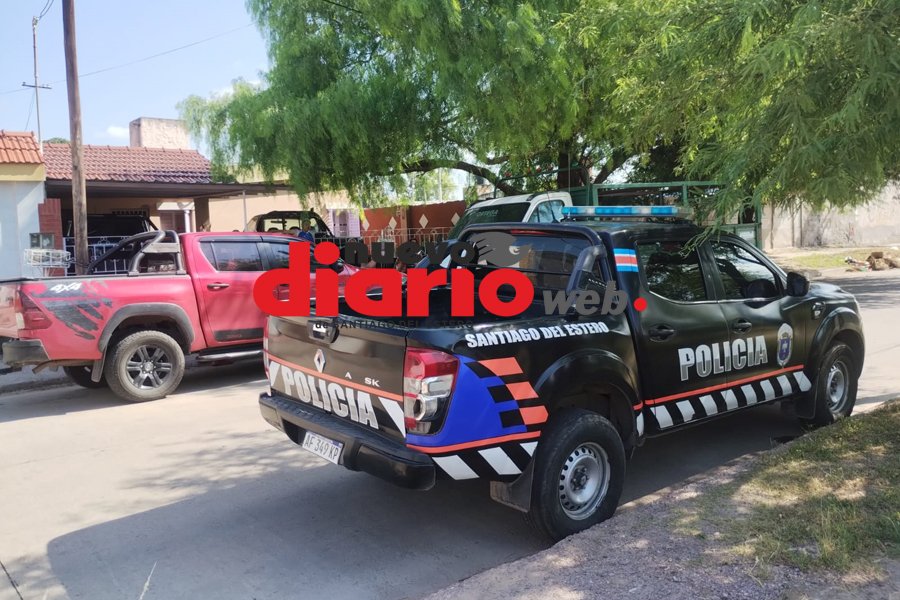 La Policía acudió al lugar. La Policía acudió al lugar.