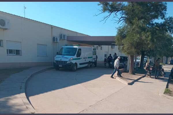 Derrapó con la moto, se golpeó la cabeza y perdió piezas dentarias