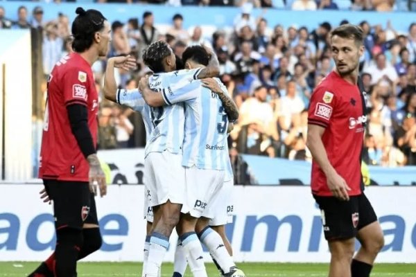 Pese a la inferioridad numérica, Racing ganó y eliminó a Newell's