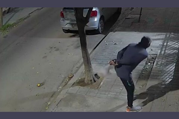 Detienen en allanamiento a un sujeto por el robo de un cochecito de bebé