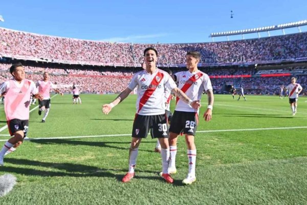 VIVO: River se florea y le gana a 3 a 1 a Vélez en el Monumental