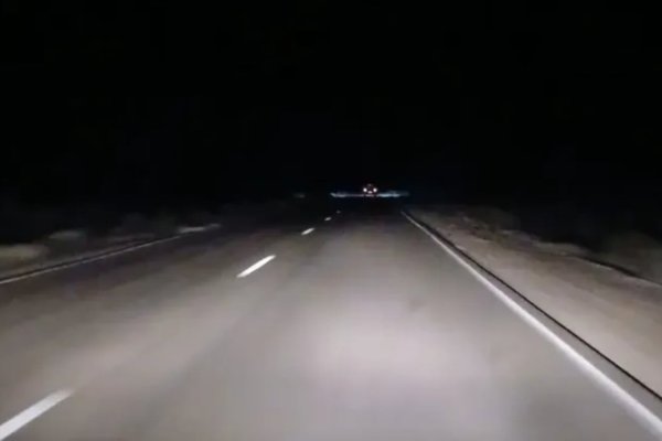 Horror: una madre empujó a su hija de 2 años a la ruta cuando pasaba un camión