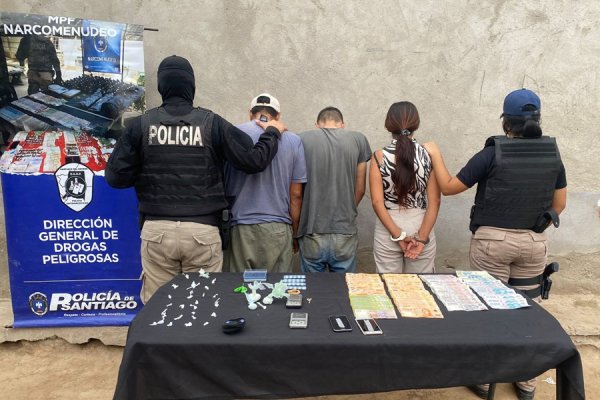 Allanan dos viviendas de La Banda, apresan a 3 