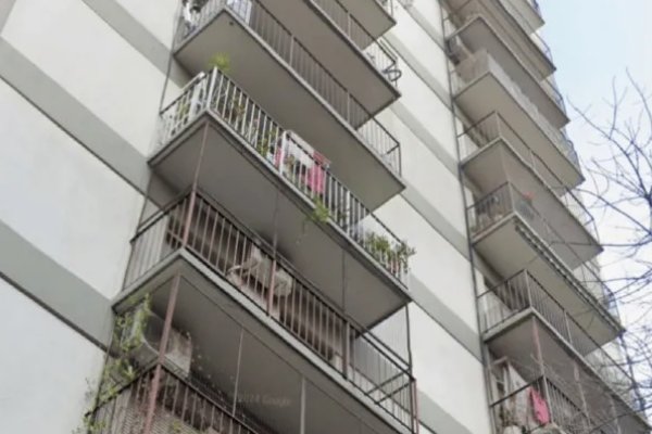 Pasó 15 días sin hablar con la mamá, fue a la casa y la encontró muerta: faltaba dinero y una TV