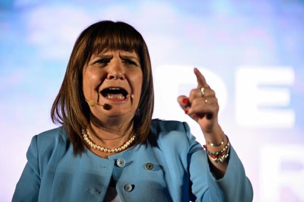 Bullrich dio a EEUU una lista de 15 mil barras que no podrán ir al Mundial de Clubes