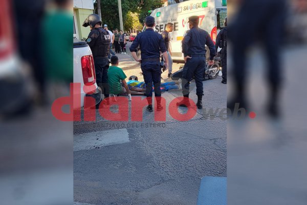 Motochorros huían en contramano y terminaron estrellándose en Rioja y Garibaldi