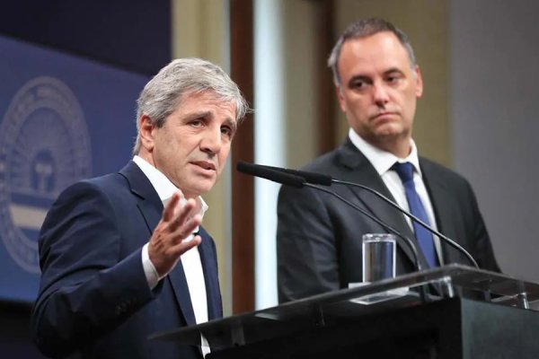 El Gobierno lanza medidas para impulsar compras con los “dólares del colchón”