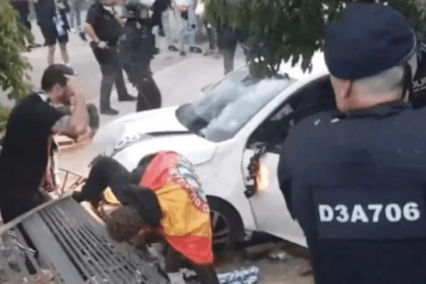 Una mujer atropelló a un grupo de hinchas de Espanyol y dejó al menos trece heridos