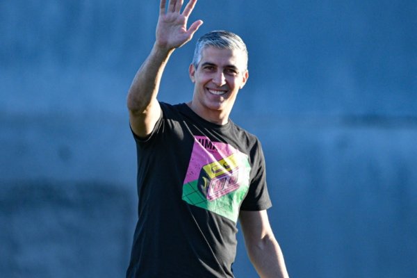 Emotiva visita: Ignacio Don estuvo en el entrenamiento de Nacional y recibió el cariño del plantel