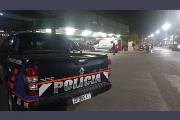 Ciclista protagonizó choque y el auto le pasó por encima del pie