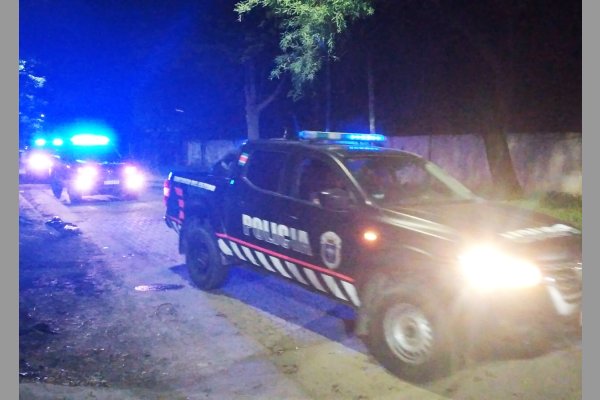 Tres asaltantes golpearon a dos hermanos: Uno fue atrapado y linchado por una turba