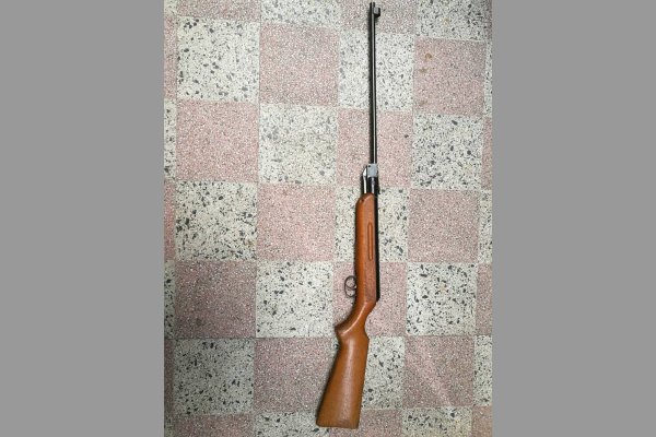 Menor hospitalizado tras ser herido con un rifle por su amigo