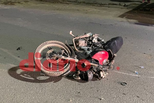 Domingo negro en Santiago: joven motociclista murió en el acto en brutal derrape