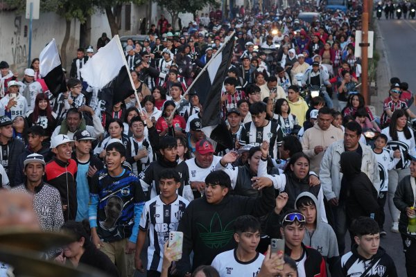 Gran caravana por el Aniversario de Central Córdoba