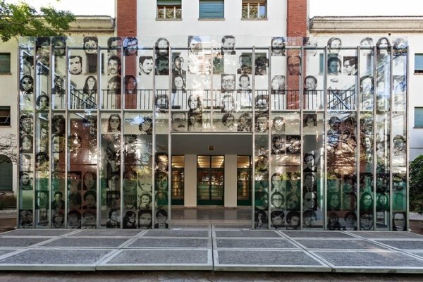 Otro golpe a la memoria: Despiden a la directora del museo de la ESMA