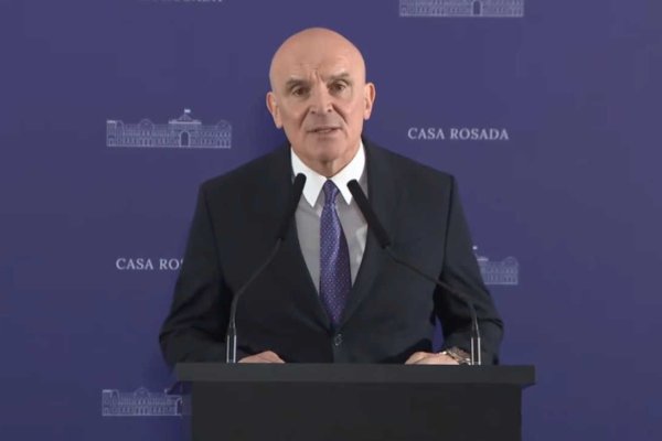 José Luis Espert insultó a Florencia Kirchner en un congreso y fue echado entre abucheos