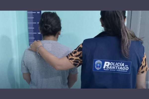 Mujer ingresó a la casa de un hombre mayor y le sustrajo $ 120 mil del pantalón