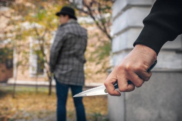 Tras una abundante ingesta de alcohol discutió con su hermano y lo acuchilló