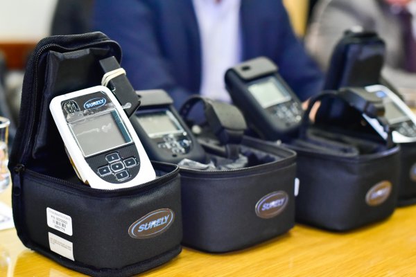 ¿Cómo funcionan las tobilleras electrónicas como la que deberá usar Cristina Kirchner?