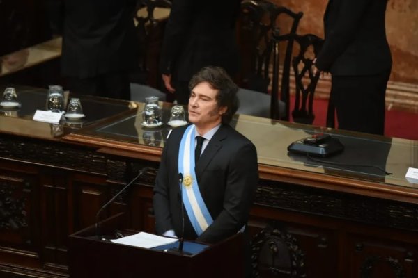 Milei decidió no ir a Rosario por el Día de la Bandera y armará un acto propio en CABA
