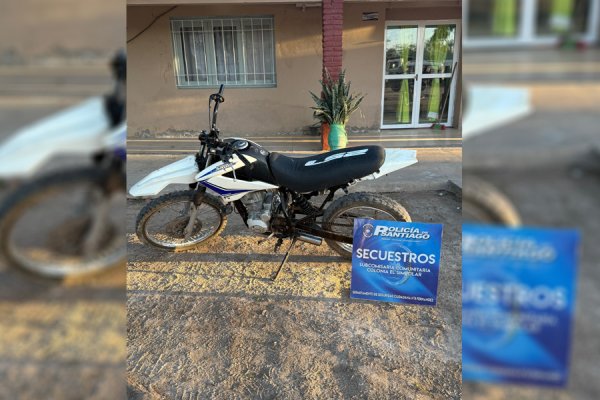 Detienen a un ciudadano y retienen una moto en operativos en Colonia El Simbolar