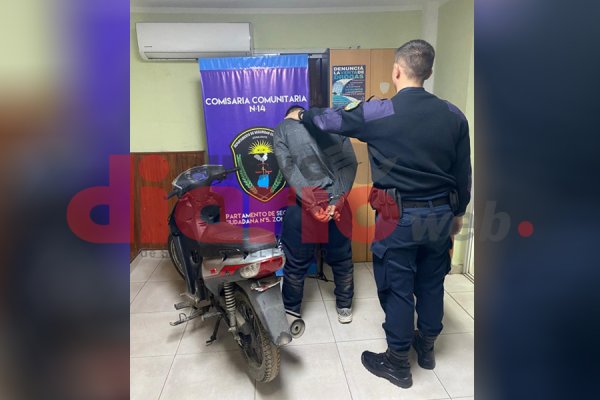 Robó una moto y quiso correr al ver a policías: lo buscaban por 