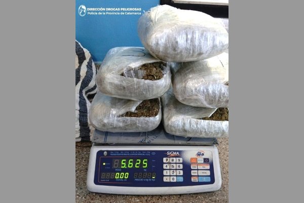 Transportaba más de 5 kilos de marihuana en un bolso