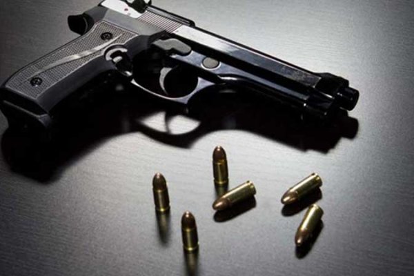 Tenía más armas que palabras: cayó en su propia casa