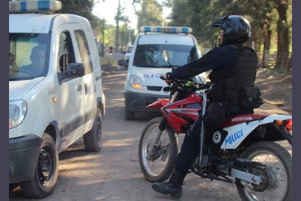 Una mujer agredió a su hija adolescente por el noviazgo con un hombre