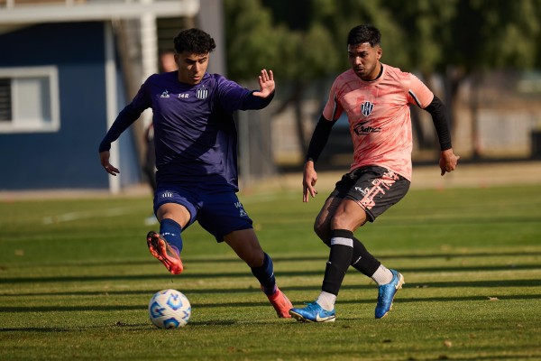 Pretemporada: Central Córdoba sumó minutos de fútbol ante Talleres de Córdoba