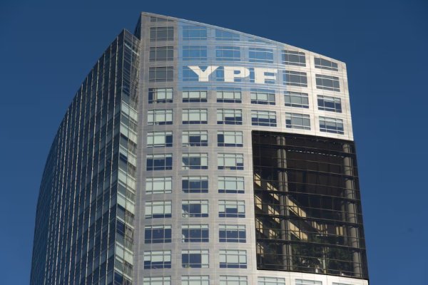 Juicio por YPF: ordenan a la Argentina que entregue el 51% de las acciones de YPF a beneficiarios del fallo