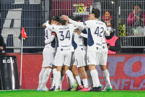 Independiente Rivadavia dio el golpe y eliminó a Platense