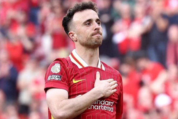 El Liverpool retiró el número 20 del fallecido delantero Diogo Jota